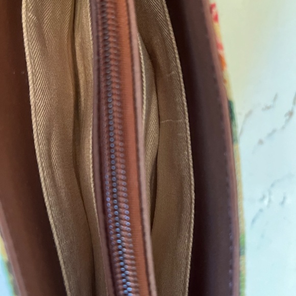 Fossil Purse, canvas flowers, leather trim - Picture 3 of 4